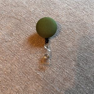 Badge reel